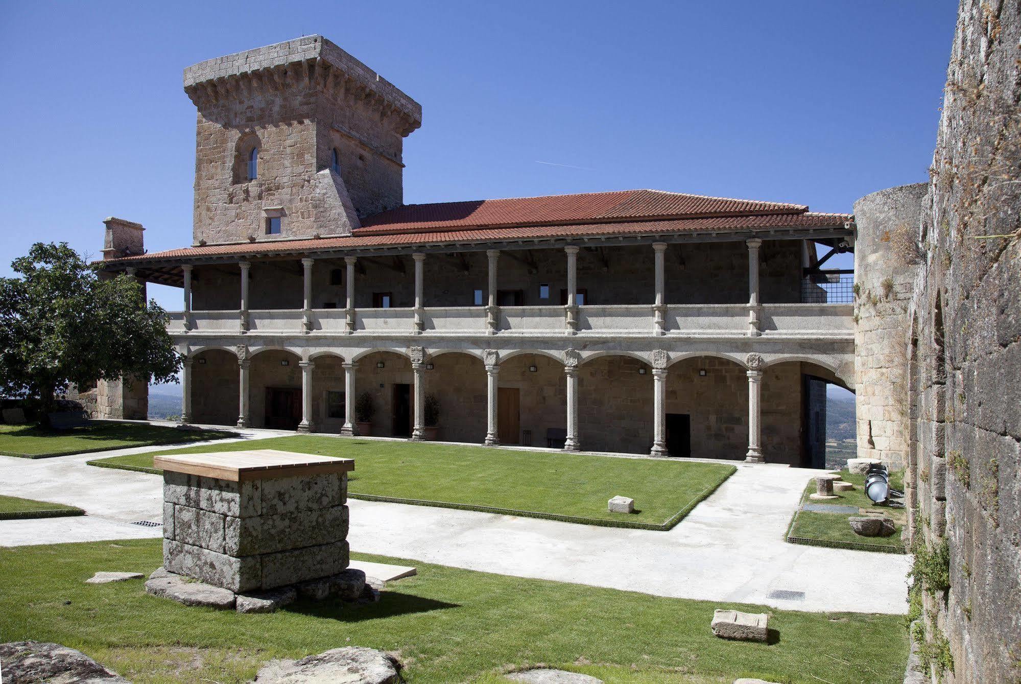 Parador Castillo De Monterrei Exterior foto